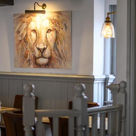 The Lazy Lion Bed & Breakfast Milford on Sea Exterior photo